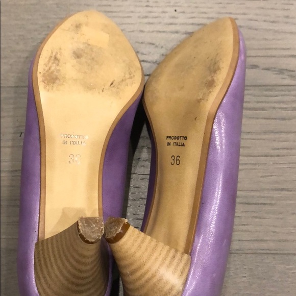Lilac purple leather kitten heels. - Picture 4 of 4